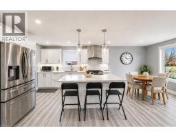 86 CARLYLE Drive - 11