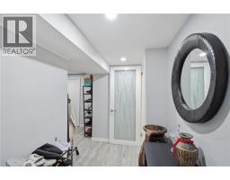 133 BELAND Avenue S - 32