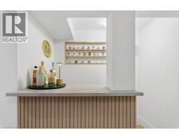 279 SANDOWNE Drive UnitNo. 2 - 32