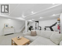279 SANDOWNE Drive UnitNo. 2 - 33