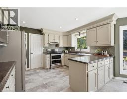 1 MEANDER Close - 21