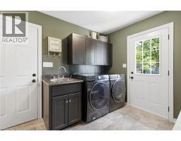 1 MEANDER Close - 26