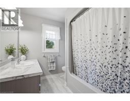 1 MEANDER Close - 36