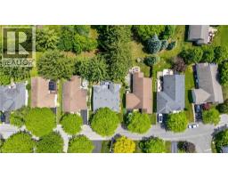109 GLENARIFF Drive - 46