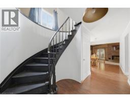 3 TWINOAKS Crescent - 2