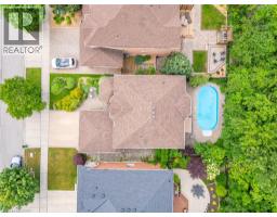 26 SHADETREE Crescent - 48