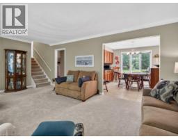 17 MONTGOMERY Road - 10