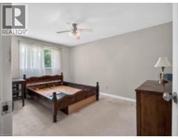 17 MONTGOMERY Road - 28