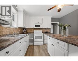 555 WELLINGTON Street N - 17