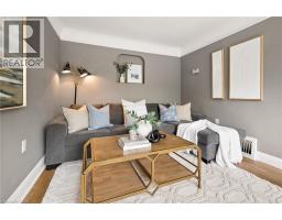 555 WELLINGTON Street N - 9