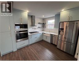 122 QUEENSDALE Avenue E - 10