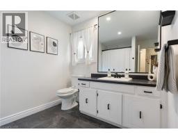 6 KELLY Avenue - 19