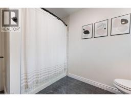 6 KELLY Avenue - 20