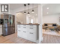 6 KELLY Avenue - 8