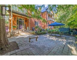 105 VANSITTART Avenue - 2