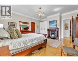 105 VANSITTART Avenue - 32