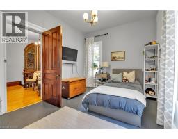 105 VANSITTART Avenue - 34