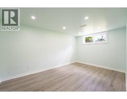 21 HALLIWELL Drive - 32