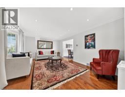 5 MAYS Crescent - 10