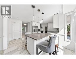 5 MAYS Crescent - 15