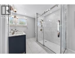5 MAYS Crescent - 30