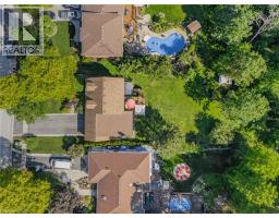 5 MAYS Crescent - 50