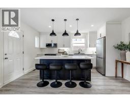 202 ERINDALE Avenue - 5