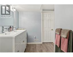 605 GREY Street - 23