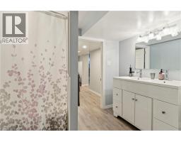 605 GREY Street - 24