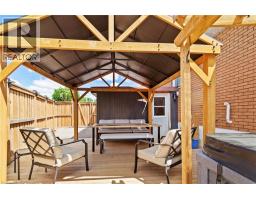 605 GREY Street - 36