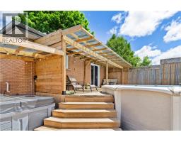 605 GREY Street - 40