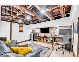 76 PEARL Street N - 43
