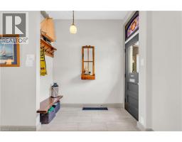 76 PEARL Street N - 5