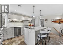 11 PEEL Street - 14