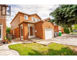 15 CRESSWELL Drive - 1