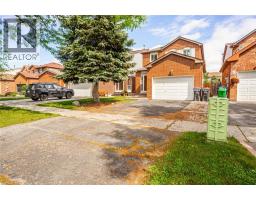 15 CRESSWELL Drive - 3