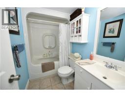 266 OVERLEA Drive UnitNo. 206 - 7