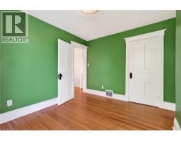 520 N JOHN Street N - 35