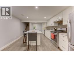 127 STRATHCONA Crescent - 28