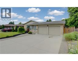 127 STRATHCONA Crescent - 4