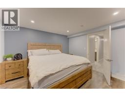 127 STRATHCONA Crescent - 45