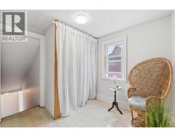 144 CAMPBELL Avenue - 21