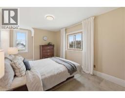 144 CAMPBELL Avenue - 25