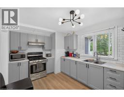 258 LYNDEN Road - 32