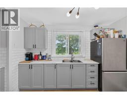 258 LYNDEN Road - 33