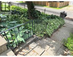 122 TEMPERANCE Street W - 19