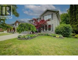 57 ROBERTSON Crescent - 2