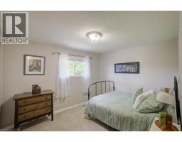 57 ROBERTSON Crescent - 24