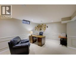 57 ROBERTSON Crescent - 29