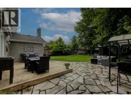57 ROBERTSON Crescent - 37